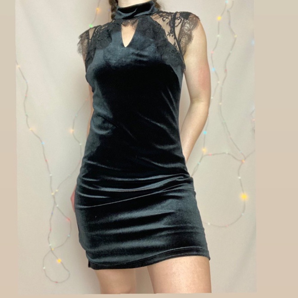 White House Black Market Velvet and lace black cocktail dress!!! Size 2P.